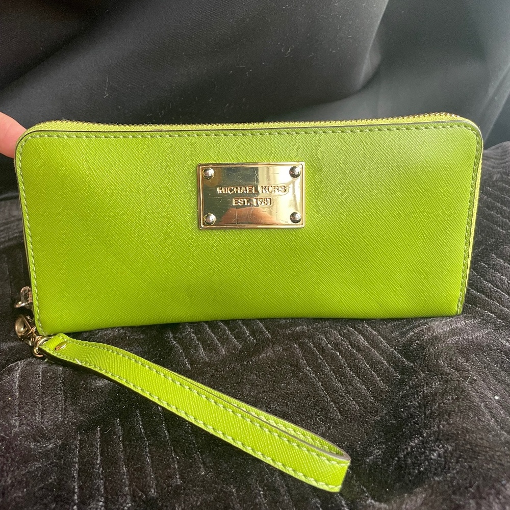 Michael Kors Continental Leather Wallet Lime Green